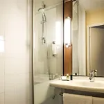 Ibis Montmartre Sacre-coeur パリ