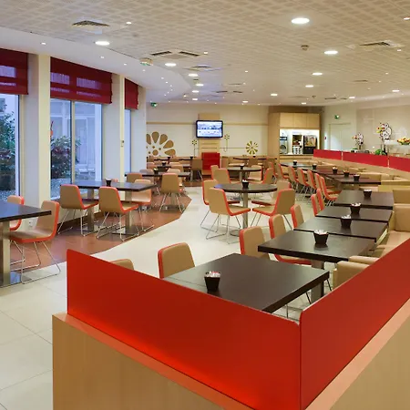 Отель Ibis Montmartre Sacre-coeur 3*