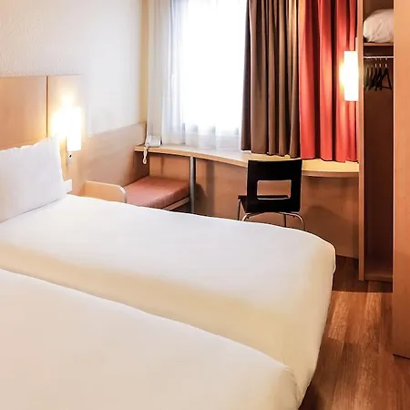 Отель Ibis Montmartre Sacre-coeur 3*