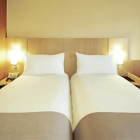 Ibis Montmartre 18ème Hotel