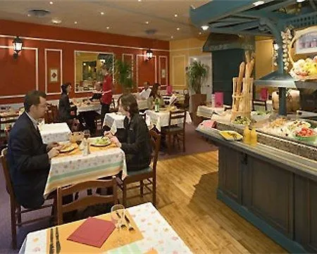 Ibis Montmartre Sacre-coeur פריז
