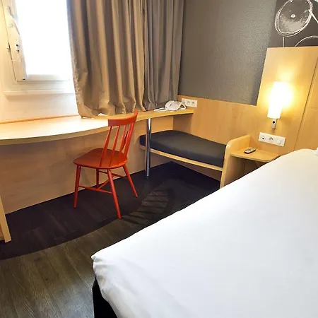 Ibis Montmartre 18ème Hotel