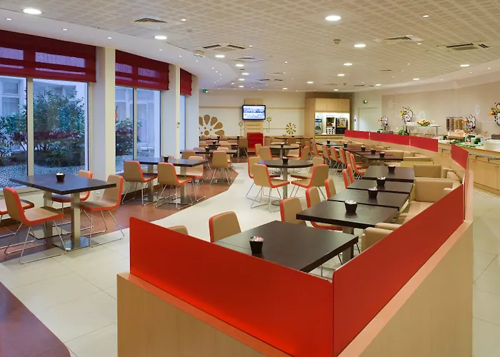 ホテル Ibis Montmartre Sacre-coeur 3*