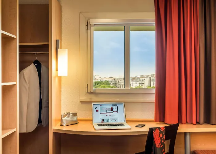 Ibis Montmartre Sacre-coeur パリ