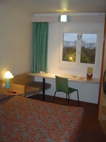 ホテル Ibis Montmartre Sacre-coeur パリ