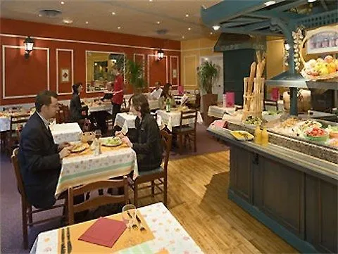 Ibis Montmartre Sacre-coeur パリ