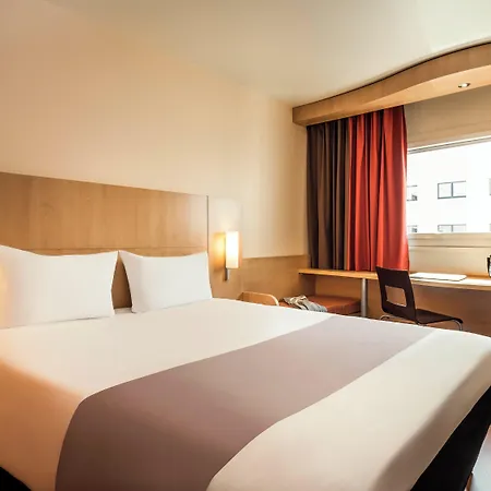 Ibis Montmartre Sacre-coeur Hotel 3*