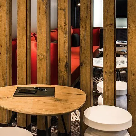 Ibis Montmartre Sacre-coeur